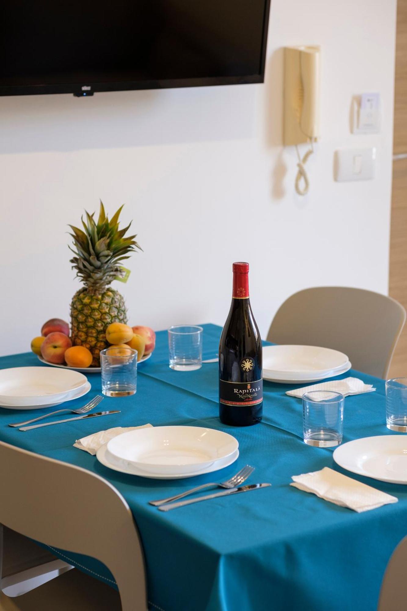 Magico Apartments - 450M Dalla Spiaggia Capo dʼOrlando エクステリア 写真