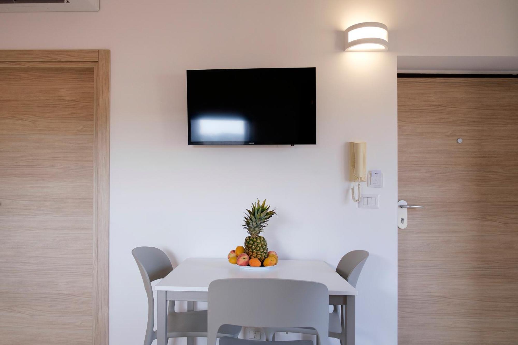 Magico Apartments - 450M Dalla Spiaggia Capo dʼOrlando エクステリア 写真