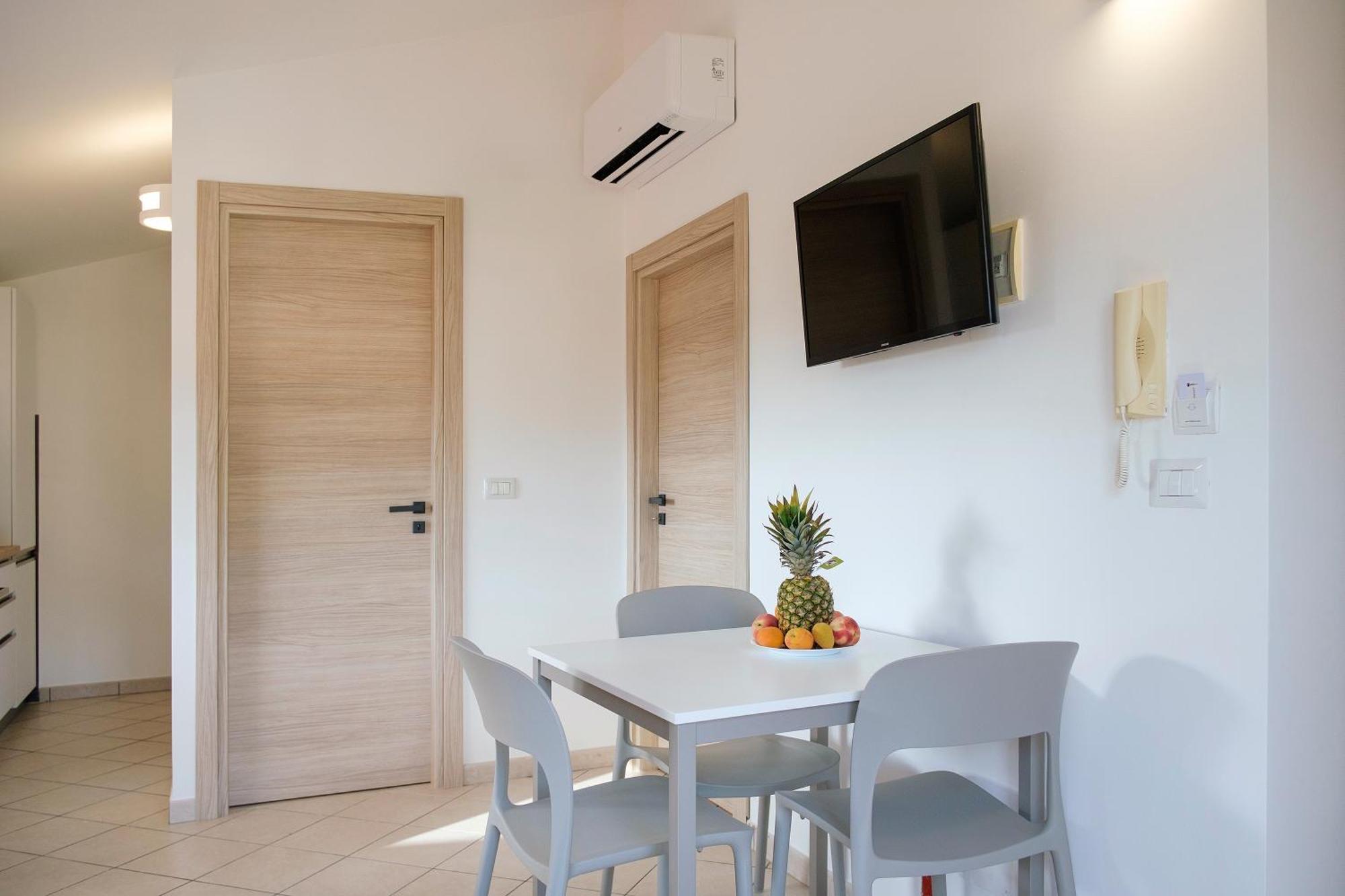 Magico Apartments - 450M Dalla Spiaggia Capo dʼOrlando エクステリア 写真