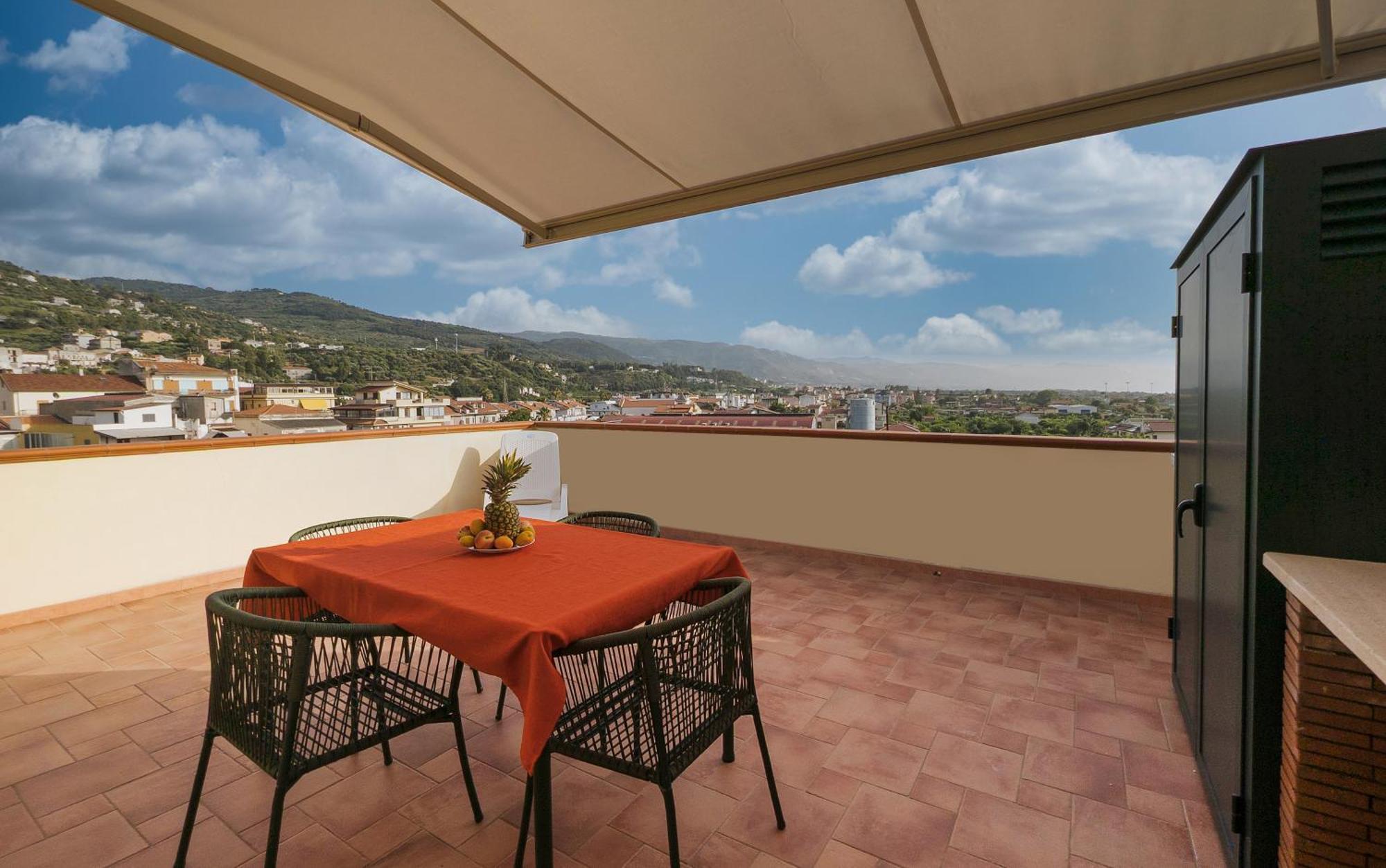 Magico Apartments - 450M Dalla Spiaggia Capo dʼOrlando エクステリア 写真