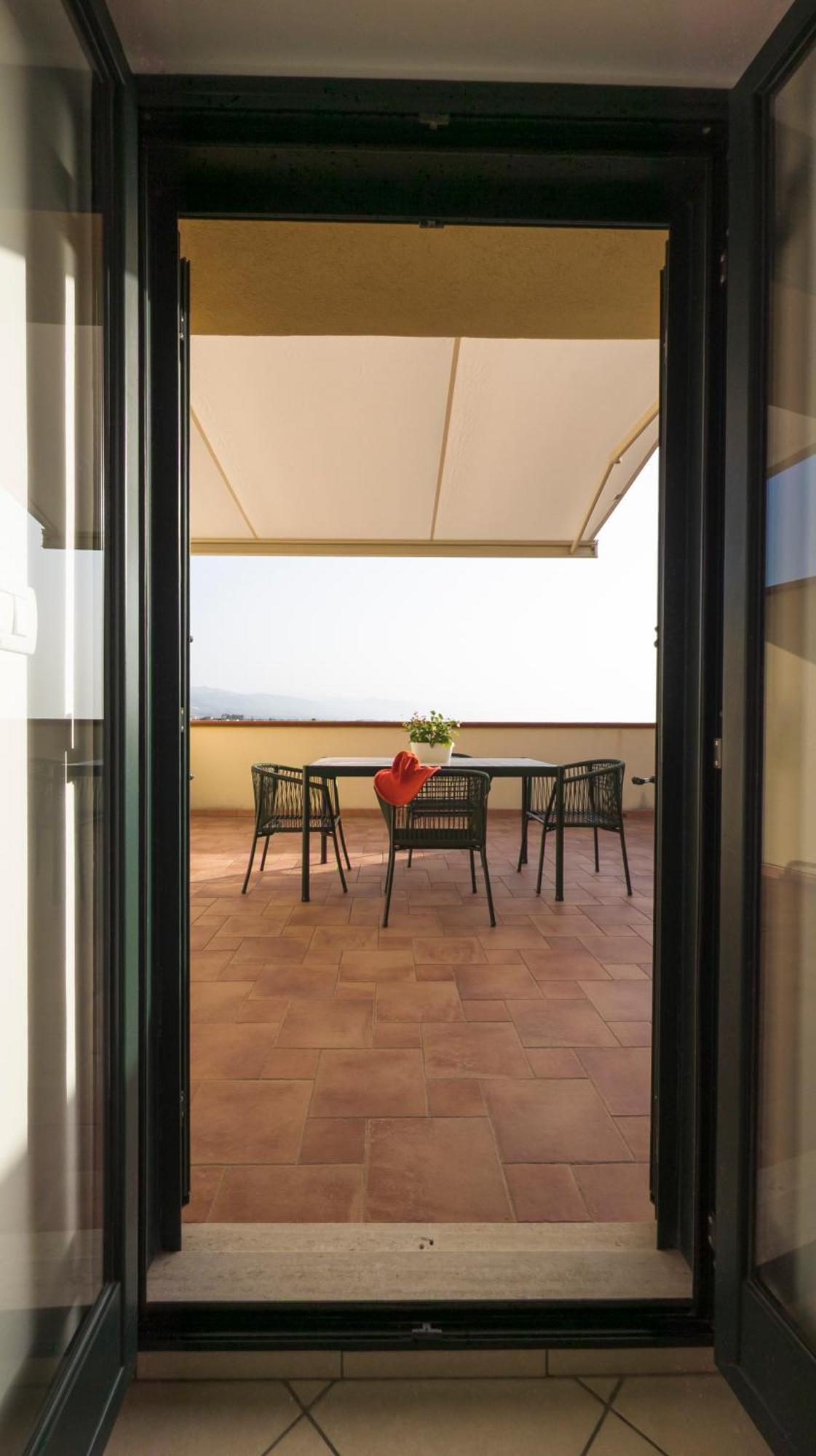 Magico Apartments - 450M Dalla Spiaggia Capo dʼOrlando エクステリア 写真