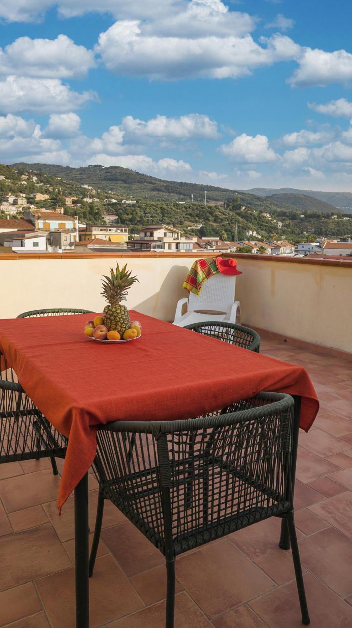 Magico Apartments - 450M Dalla Spiaggia Capo dʼOrlando エクステリア 写真