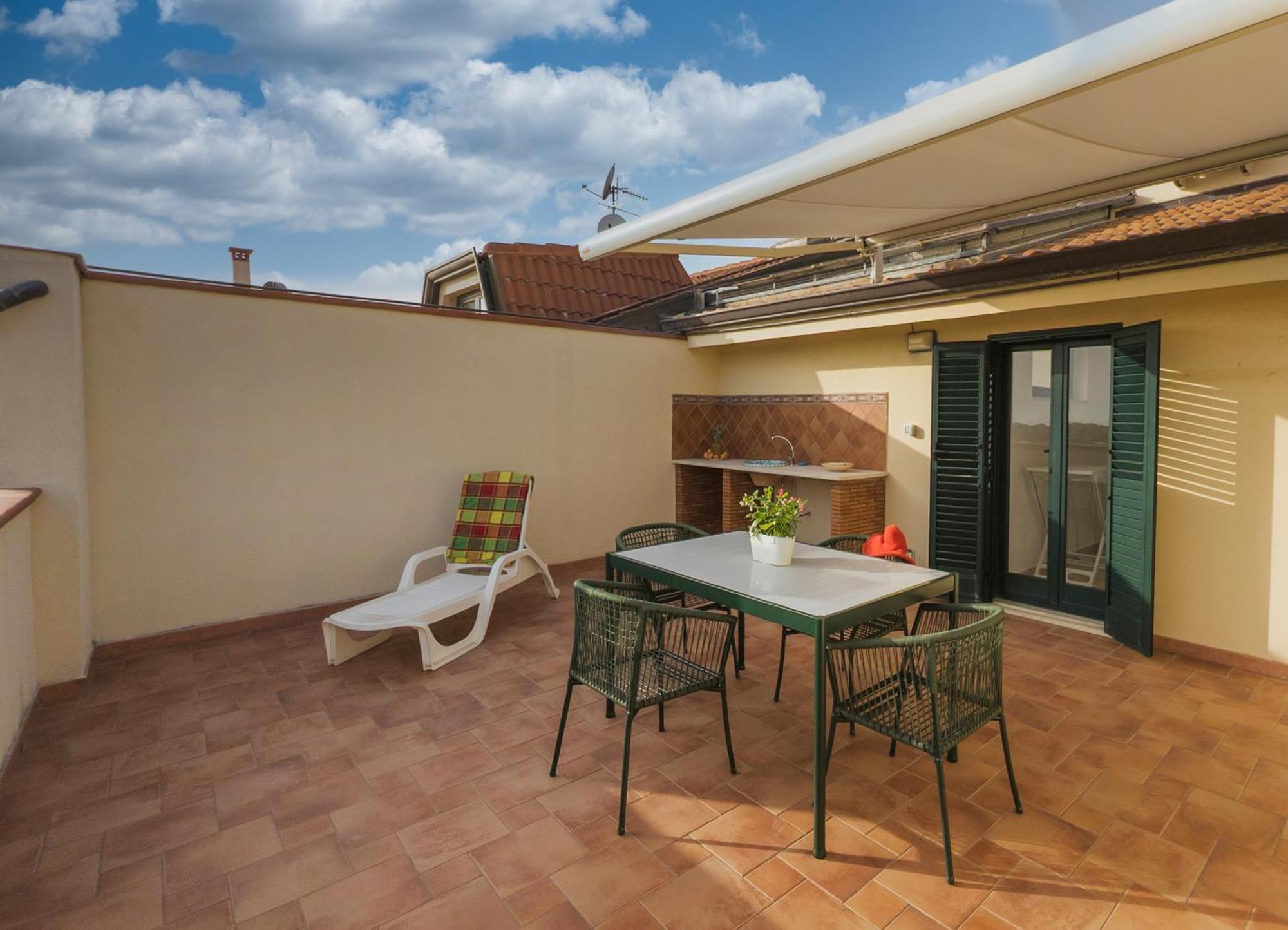Magico Apartments - 450M Dalla Spiaggia Capo dʼOrlando エクステリア 写真