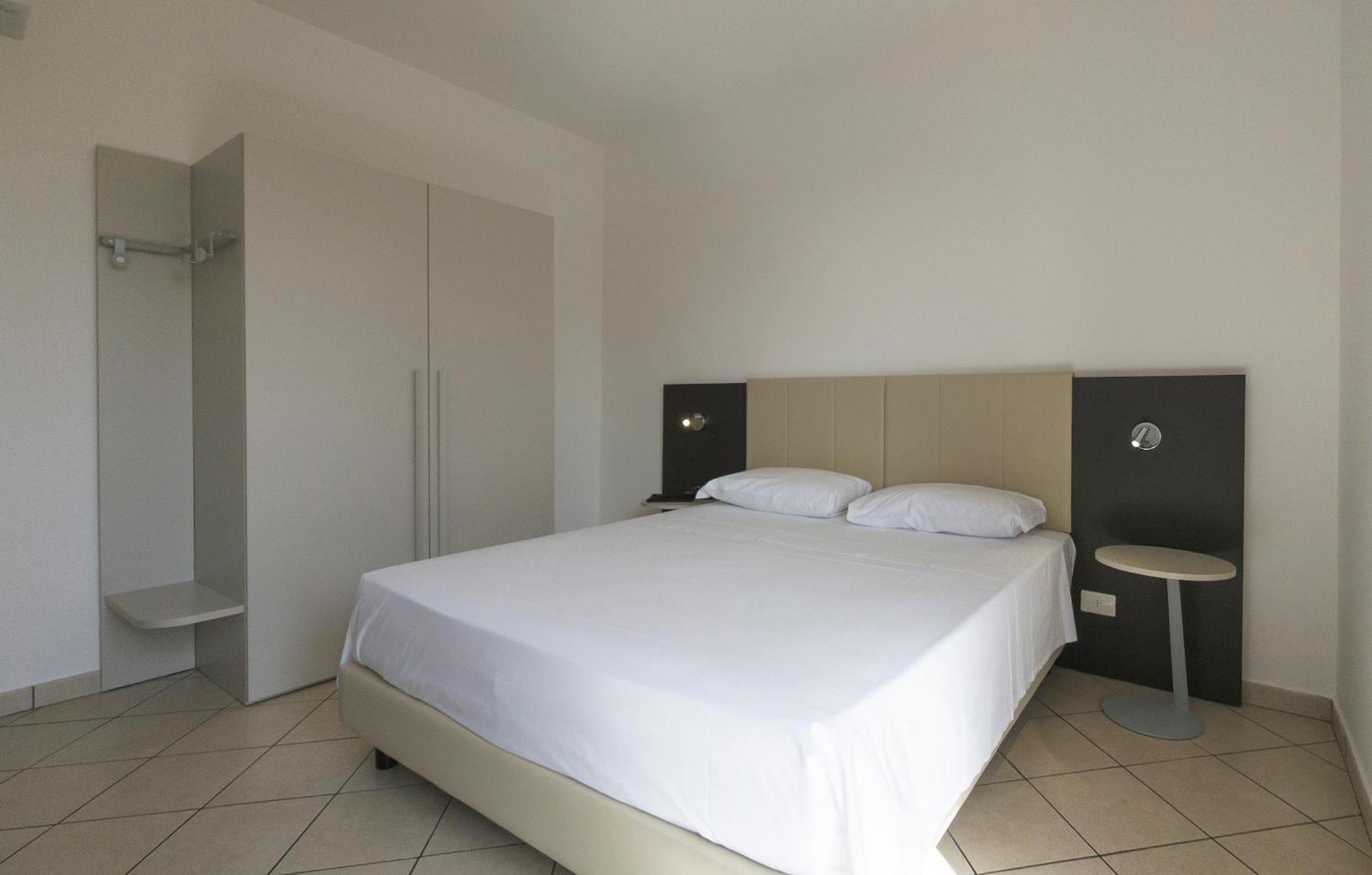 Magico Apartments - 450M Dalla Spiaggia Capo dʼOrlando エクステリア 写真