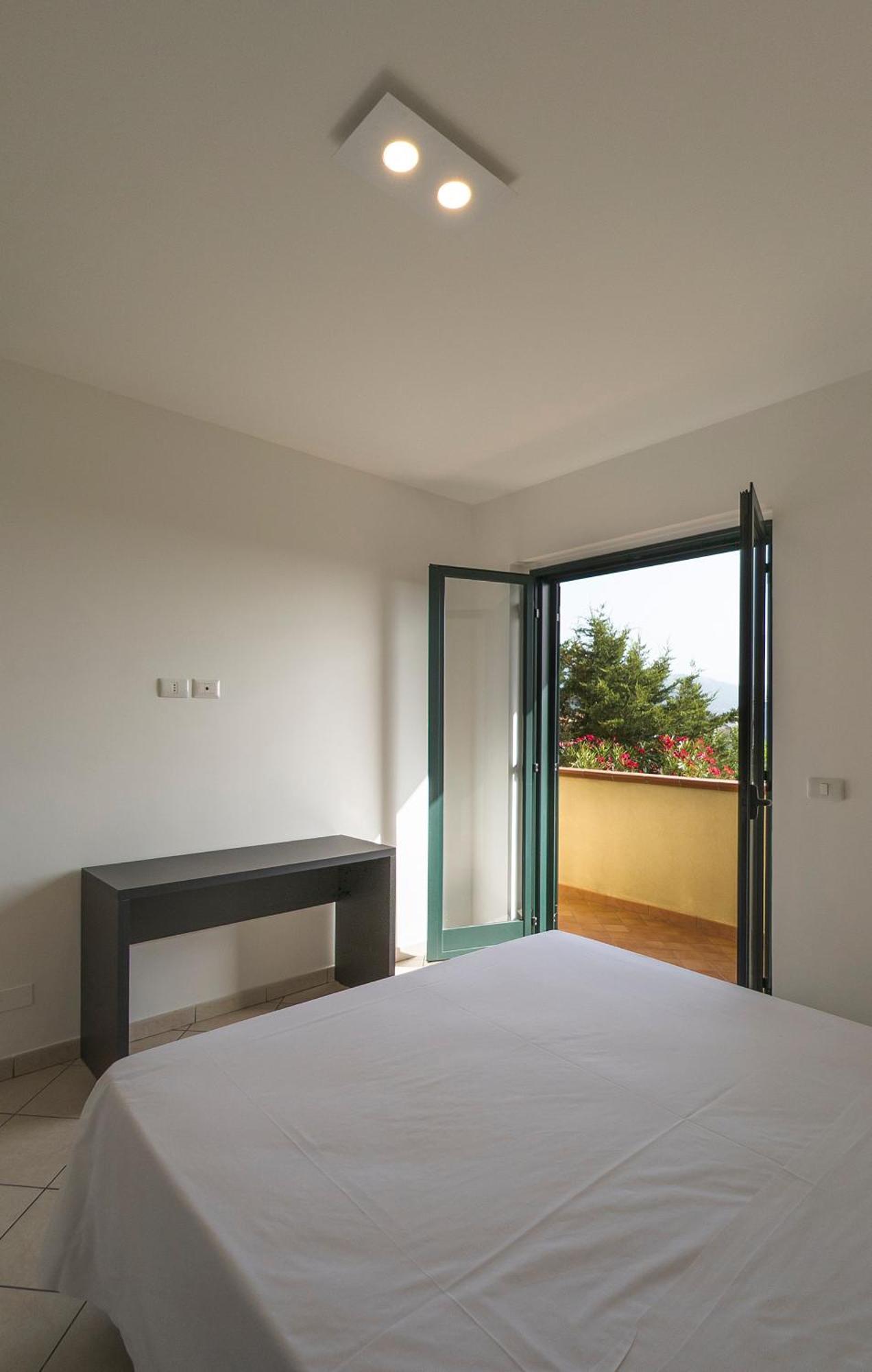 Magico Apartments - 450M Dalla Spiaggia Capo dʼOrlando エクステリア 写真