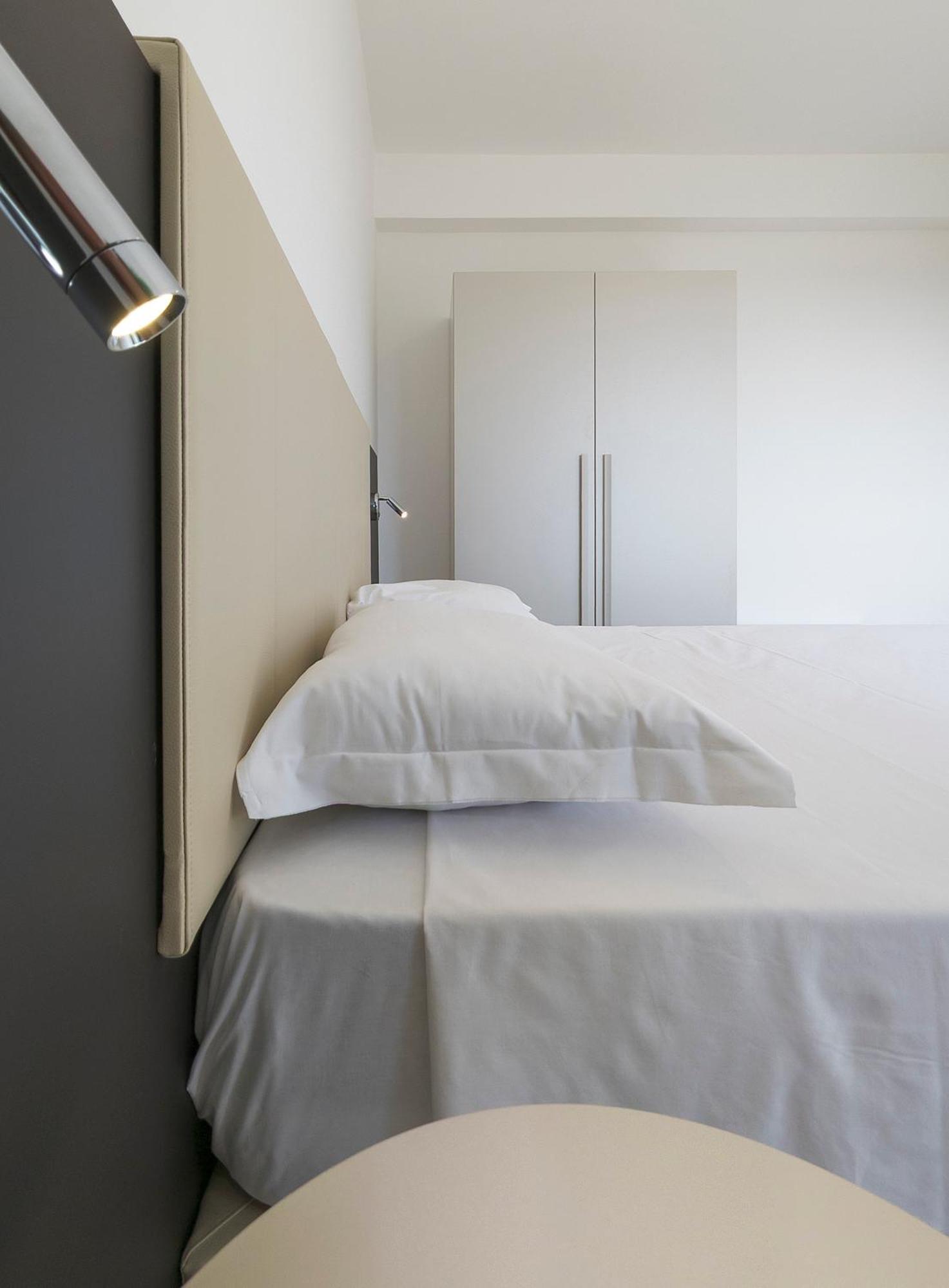 Magico Apartments - 450M Dalla Spiaggia Capo dʼOrlando エクステリア 写真