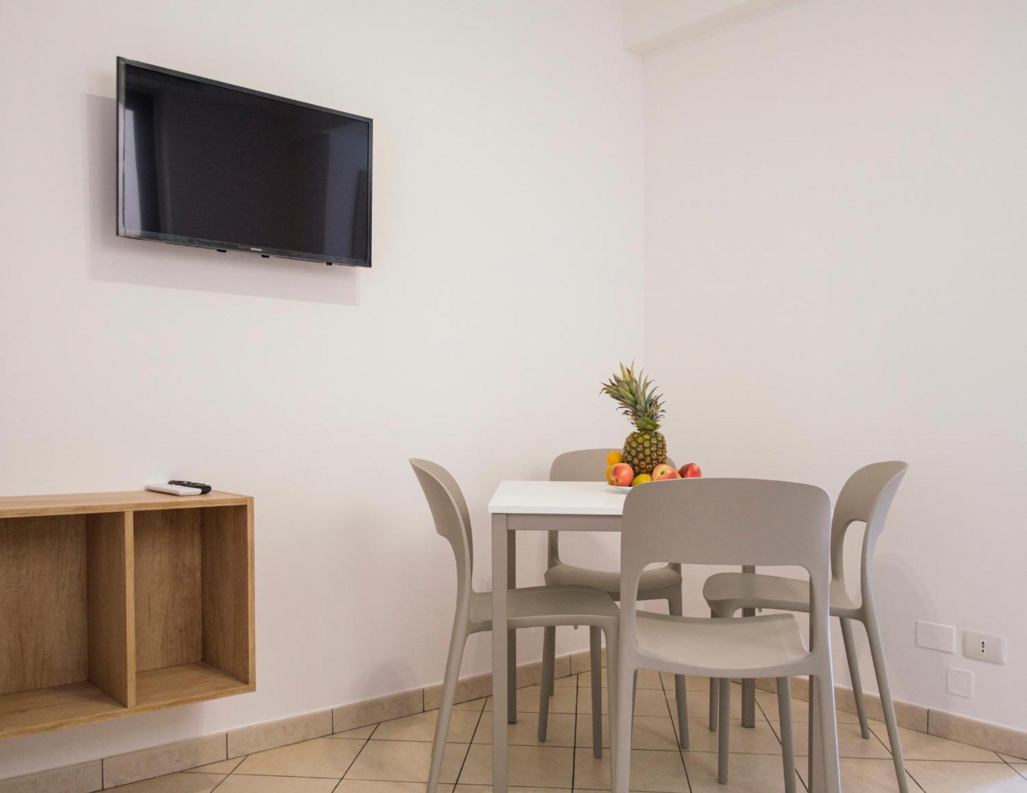Magico Apartments - 450M Dalla Spiaggia Capo dʼOrlando エクステリア 写真