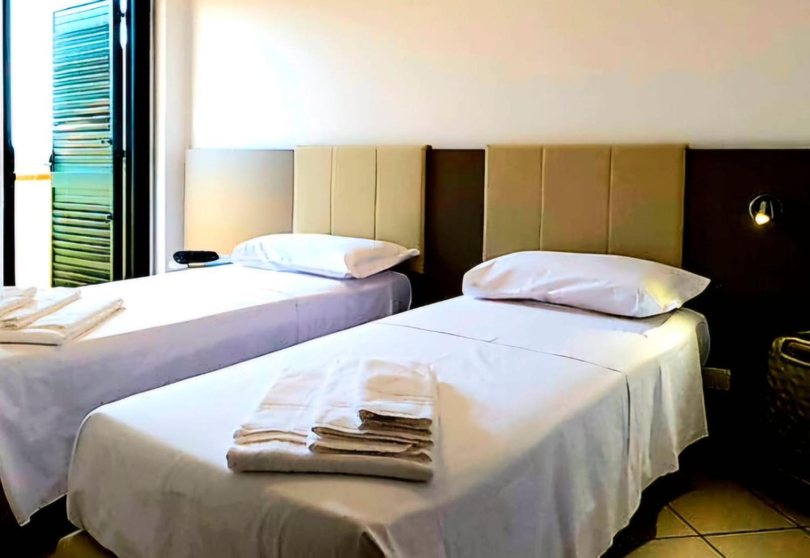 Magico Apartments - 450M Dalla Spiaggia Capo dʼOrlando エクステリア 写真