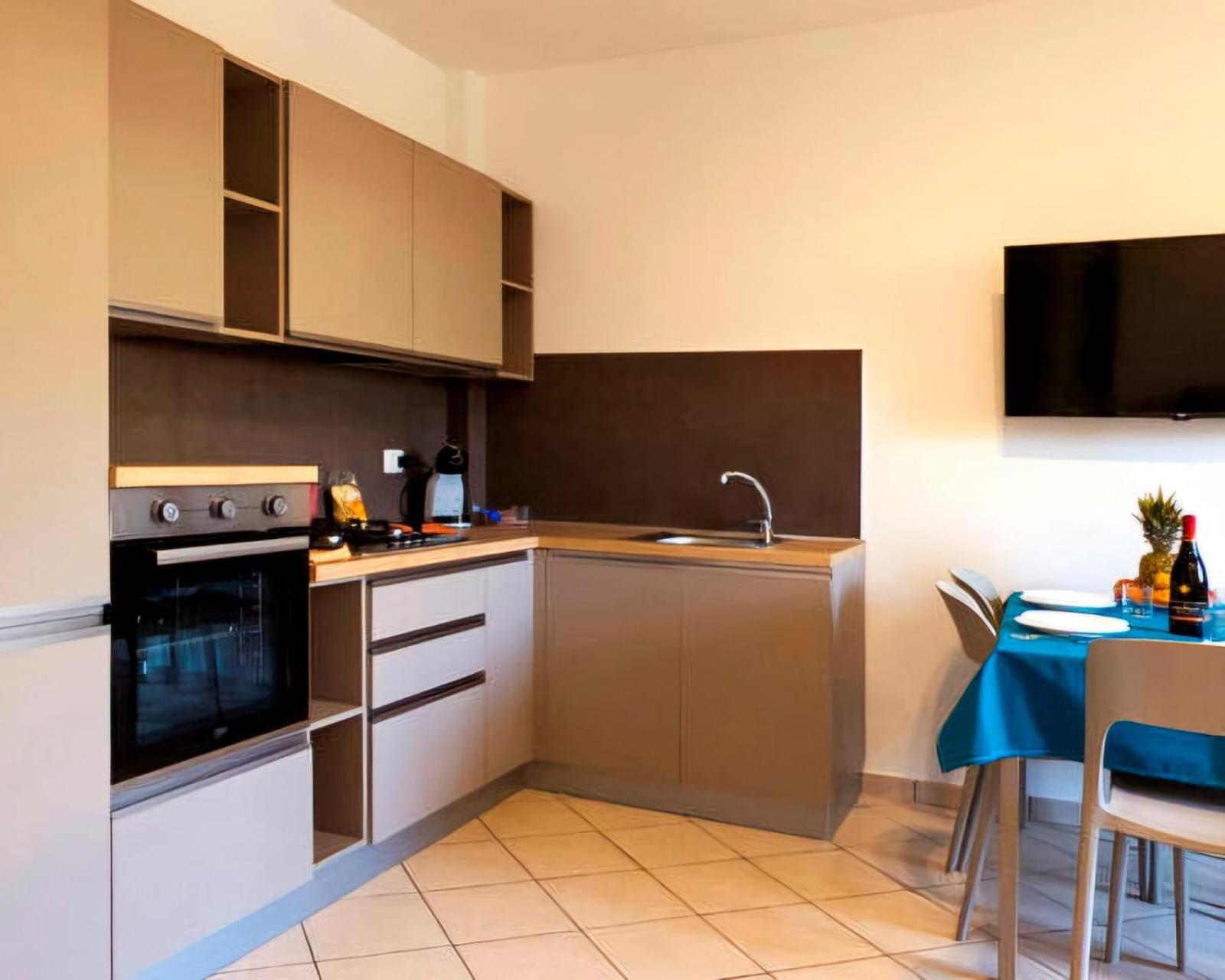 Magico Apartments - 450M Dalla Spiaggia Capo dʼOrlando エクステリア 写真